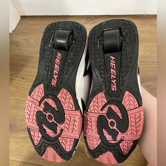 Heelys Sparkle Black and Pink Style 9087 Single Wheel Skater Shoe Size 7 W - Picture 2 of 4